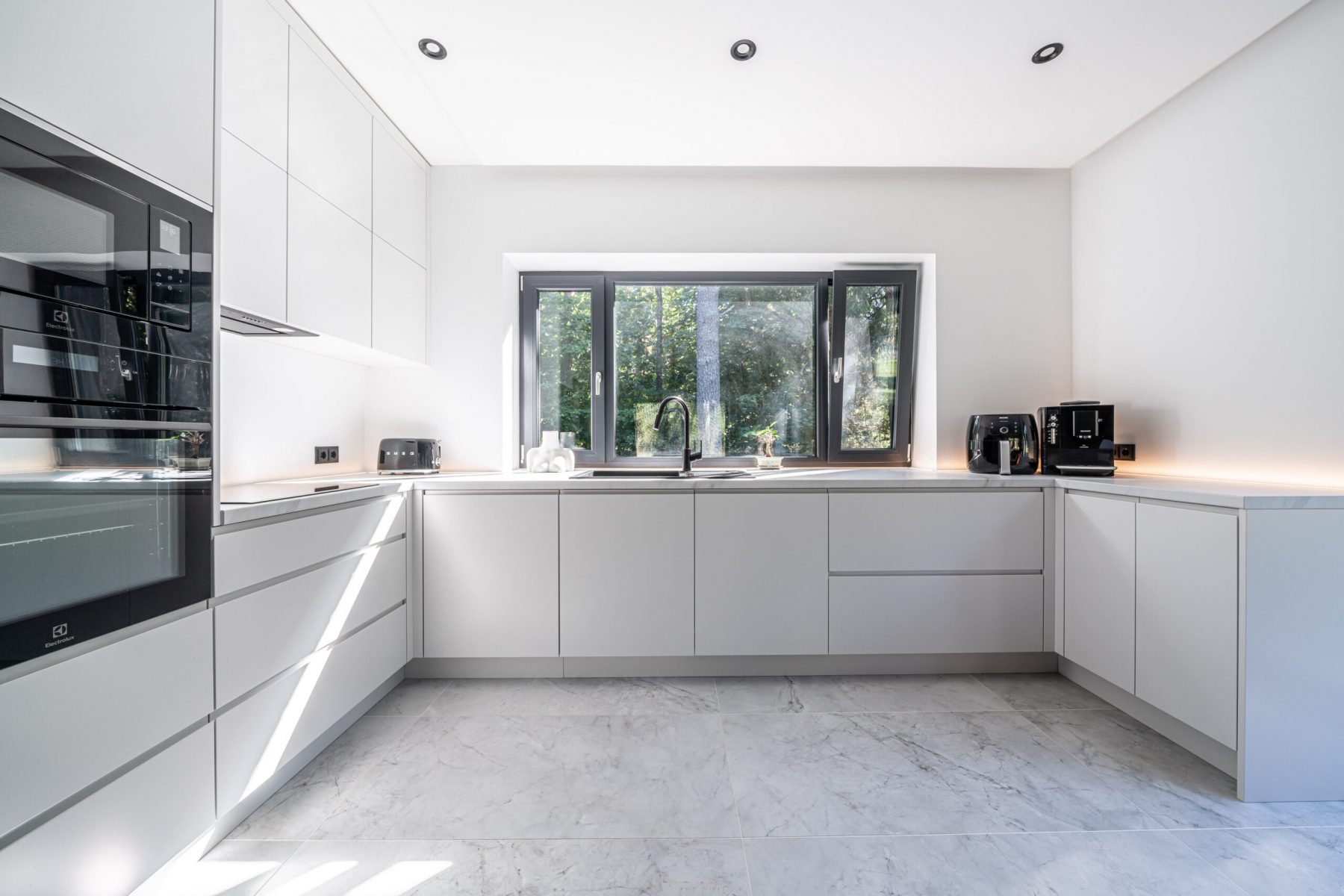 П-образная кухня